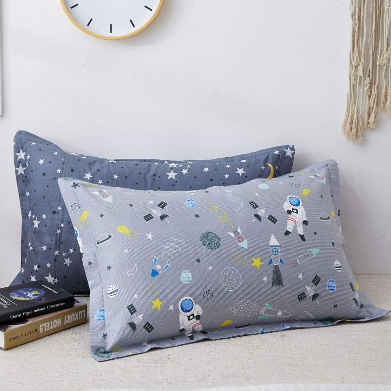 Dětské Polštářky Sada 2 Dekorativních Povlaků Na Polštáře Standardní Velikosti Ze 100% Bavlny Space Galaxy S Motivem