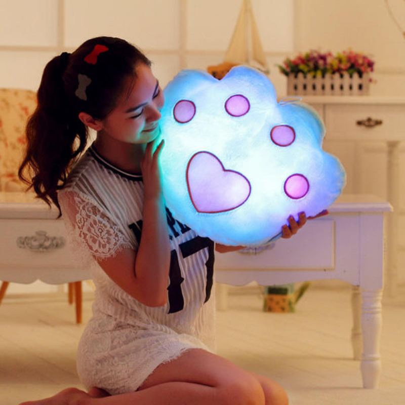 Plyšové Barevné Led Světlo Hudba Bear Paw Shape Throw Polštář Home Sofa Decor Festival Dárek K Narozeninám